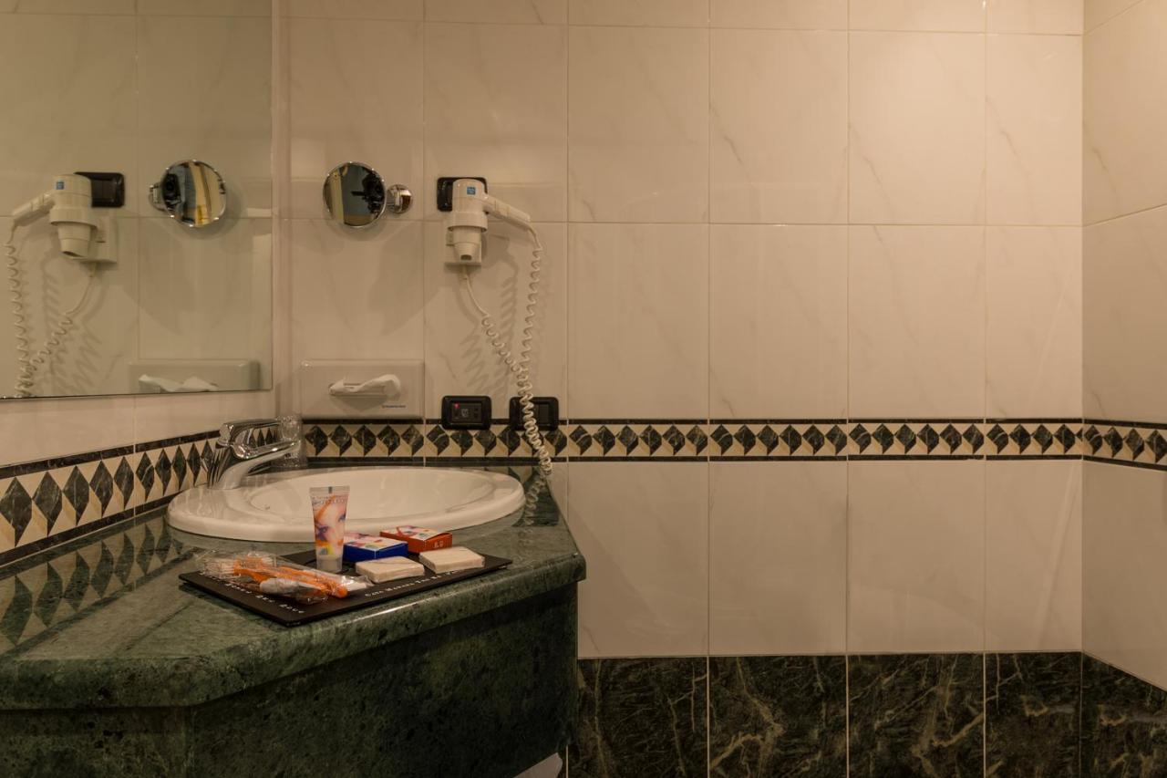 Hotel Motel Del Duca Cava Manara Buitenkant foto